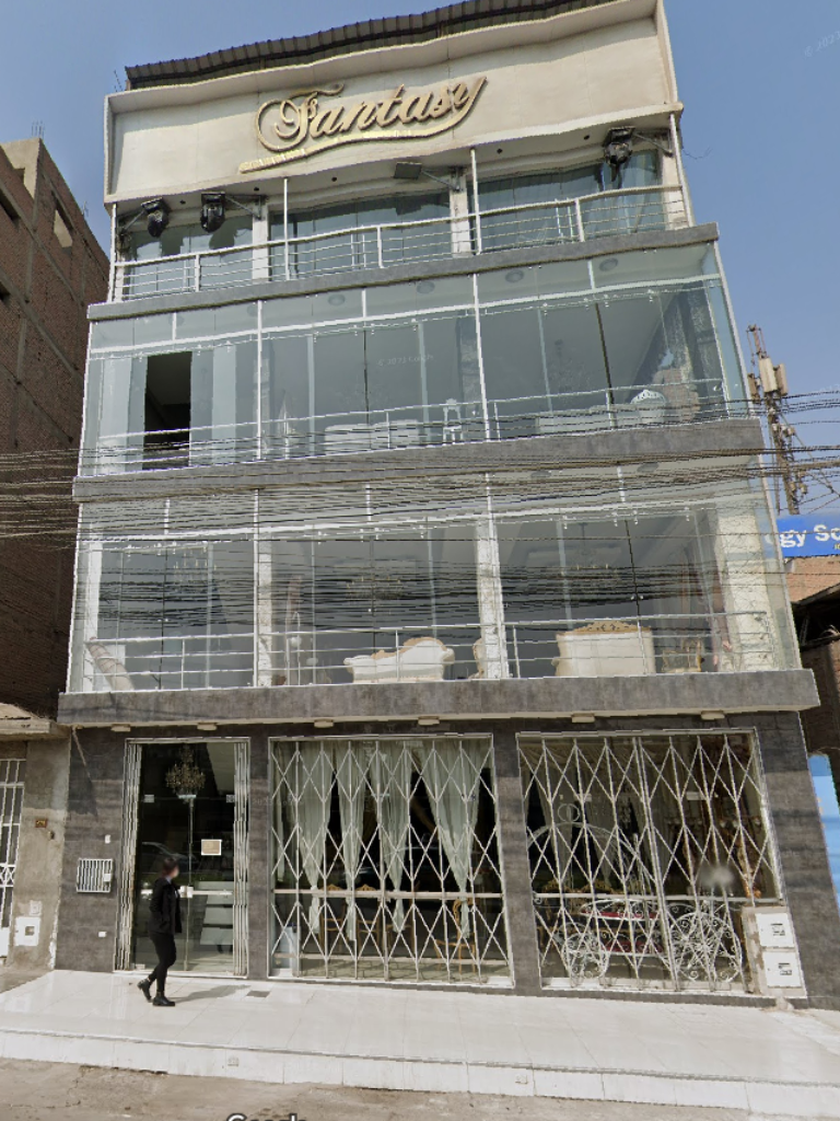 Passenger elevator in Peru